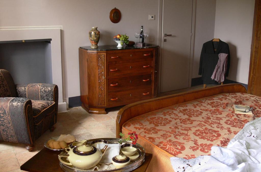 Casa Isabella Guest House Vaglio Serra Ruang foto