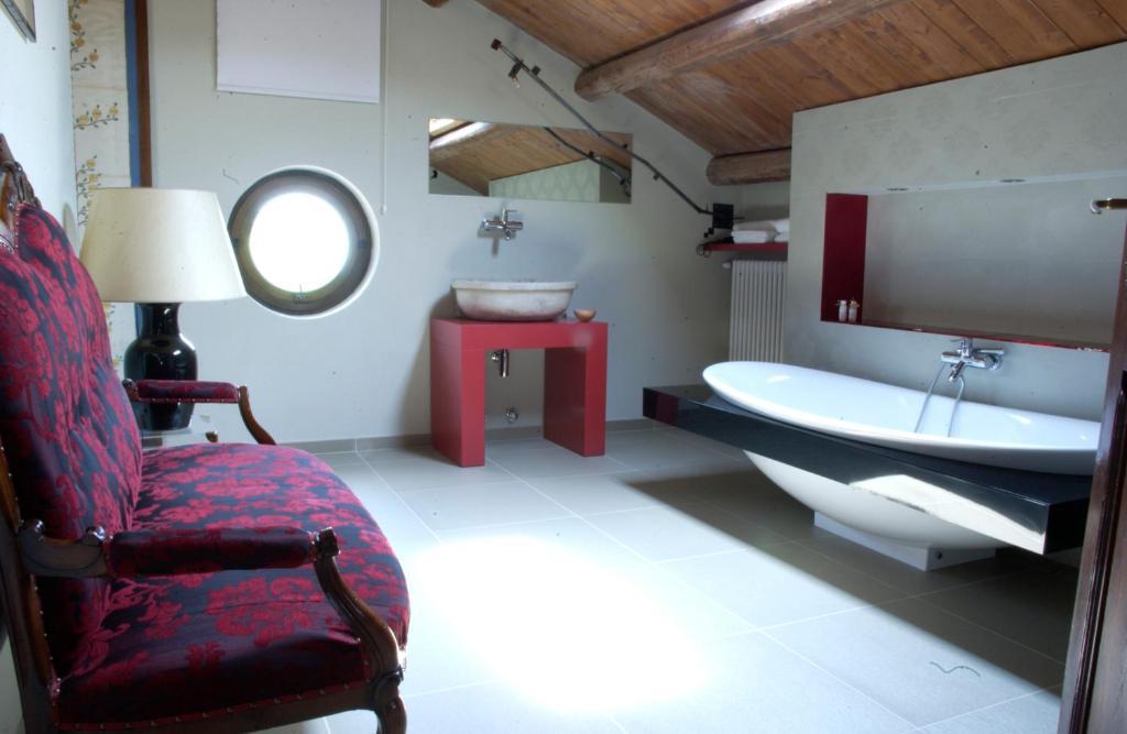Casa Isabella Guest House Vaglio Serra Ruang foto